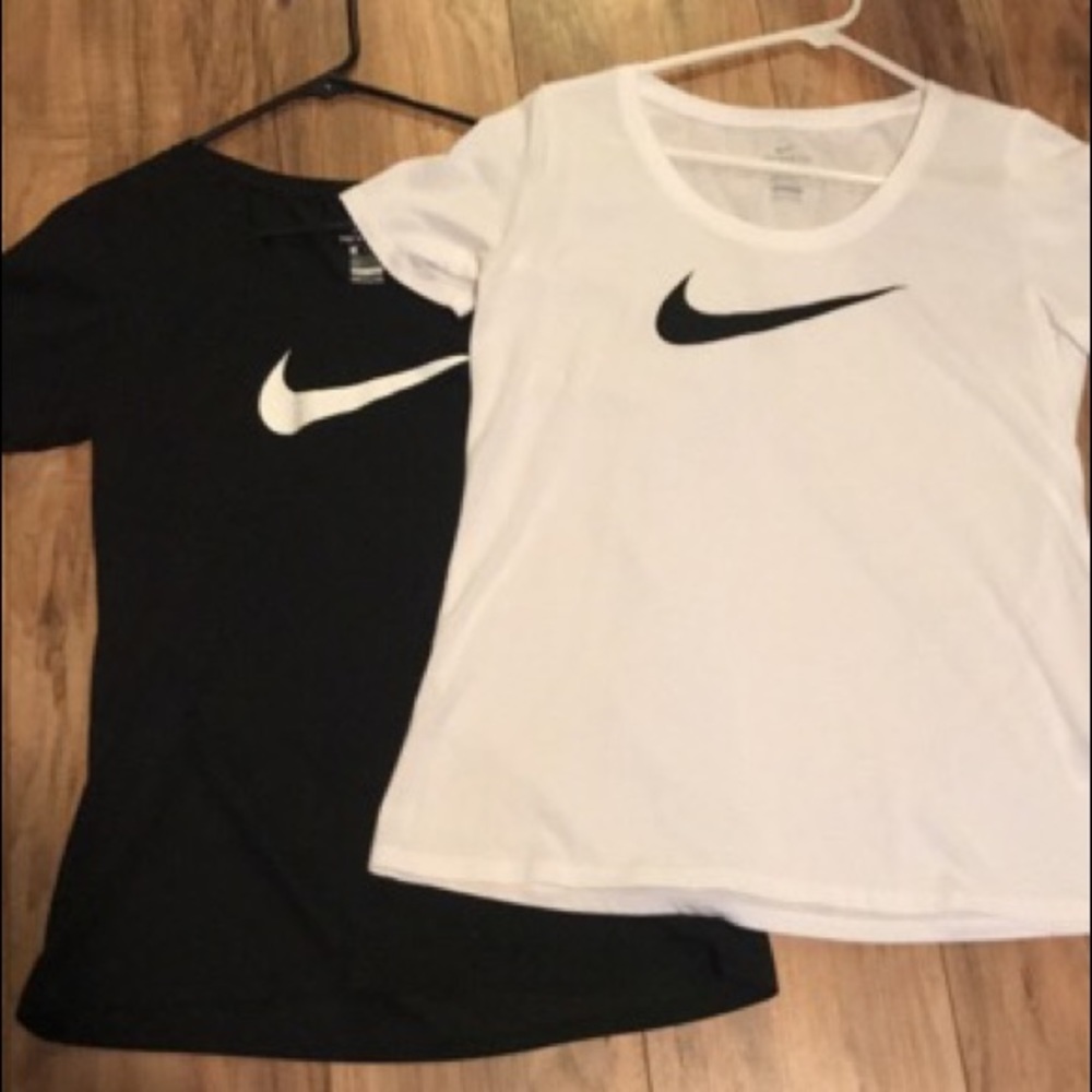Womens Nike Shirts size M